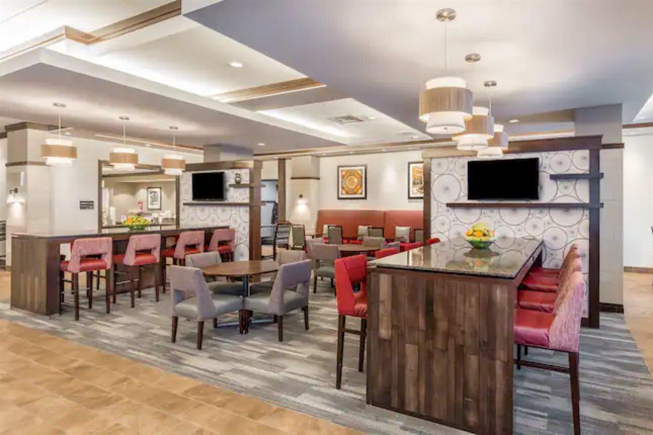 Hampton Inn & Suites Madison Downtown Ngoại thất bức ảnh