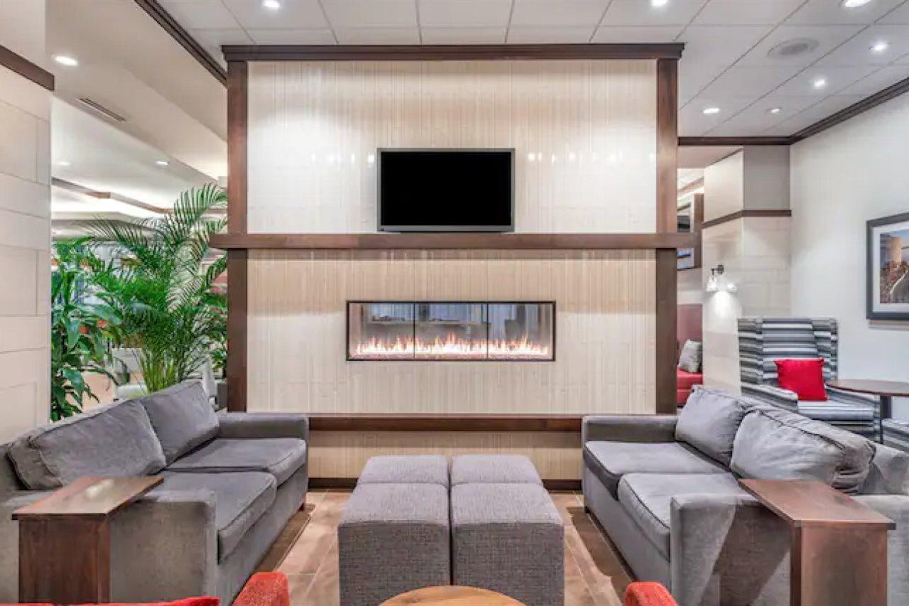 Hampton Inn & Suites Madison Downtown Ngoại thất bức ảnh