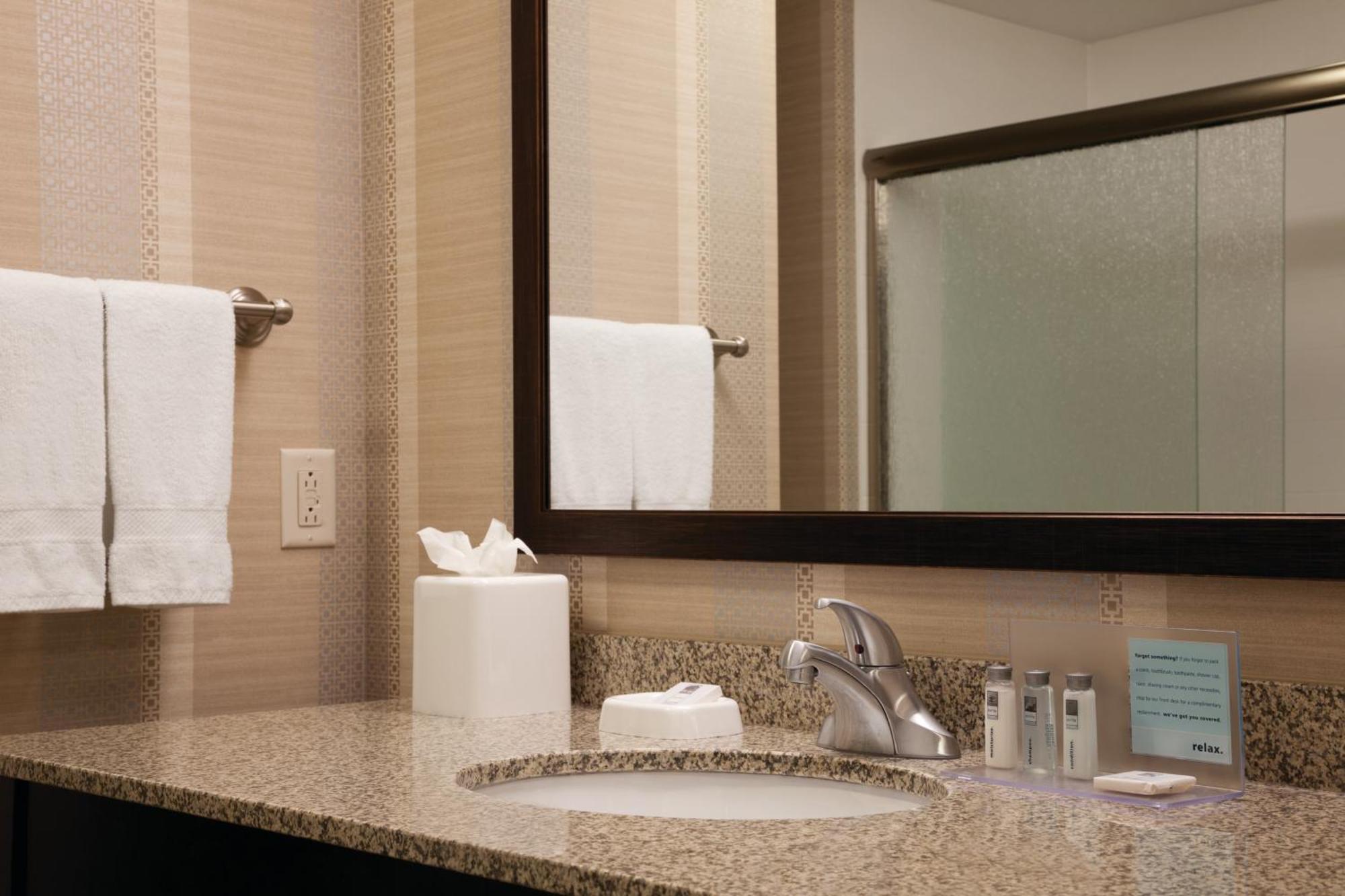 Hampton Inn & Suites Madison Downtown Ngoại thất bức ảnh