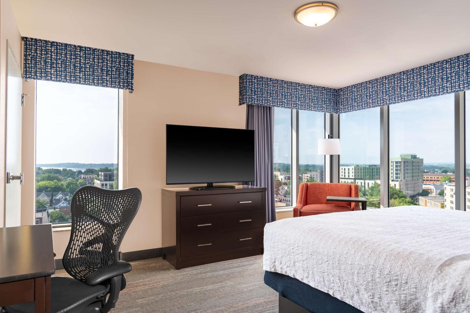 Hampton Inn & Suites Madison Downtown Ngoại thất bức ảnh